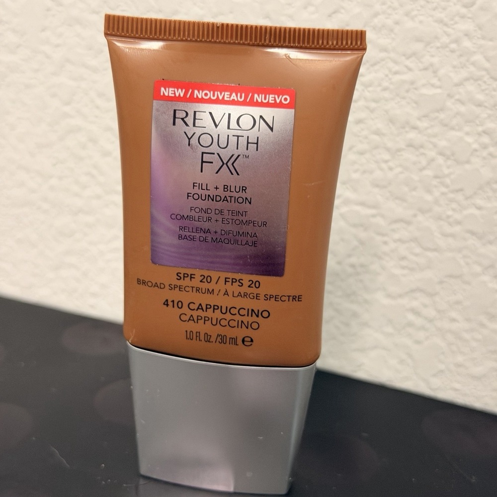 Revlon Youth FX Fill & Blur Foundation 410 Cappuccino SPF 20 Broad‎ Spectrum NEW